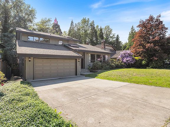 2nd image of 7889 Woodhurst Dr
