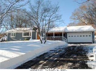 1445 Cutspring Rd, Stratford, CT 06614