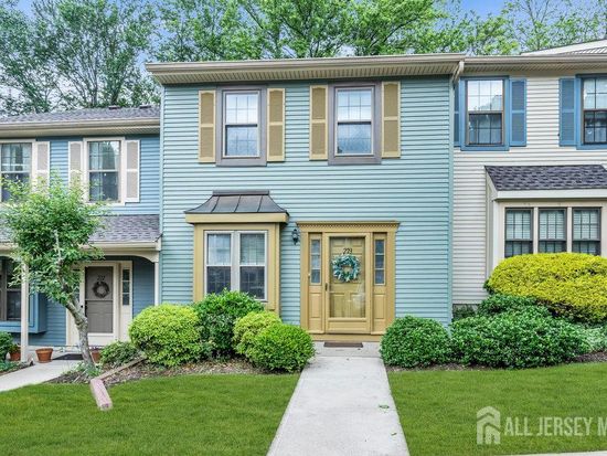 223 Perth Hill Ct, Aberdeen, NJ 07747