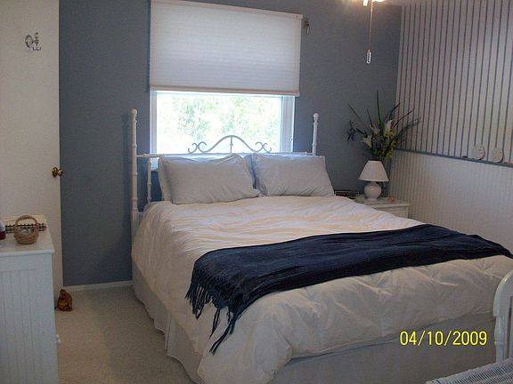 Guest bedroom
