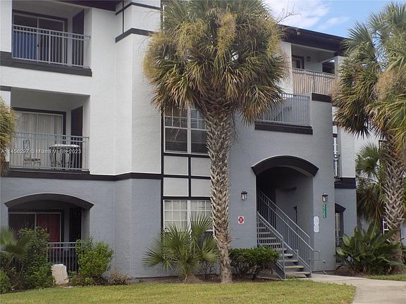2nd image of 3725 Castle Pines Ln