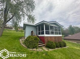 1322 Lakeshore Dr, Brooklyn, IA
