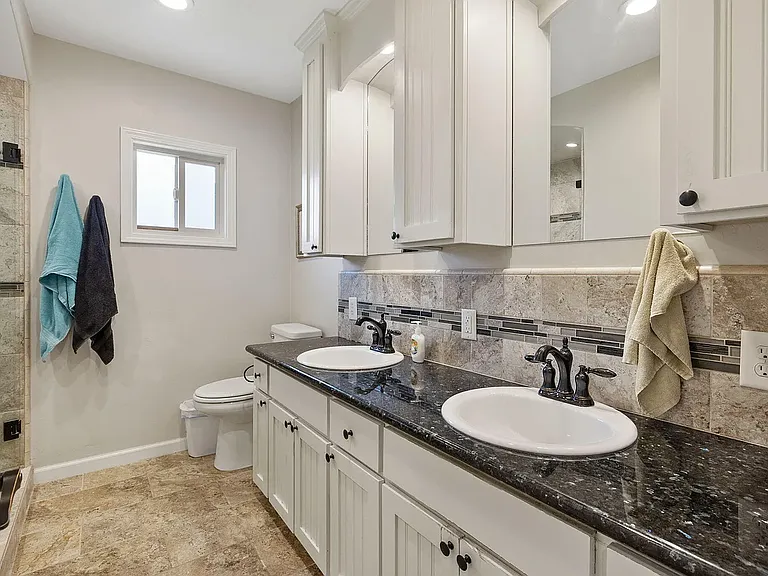 1716 E Academy Ave — Photo 14