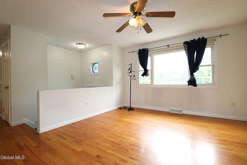 3rd image of 1278 Vley Road