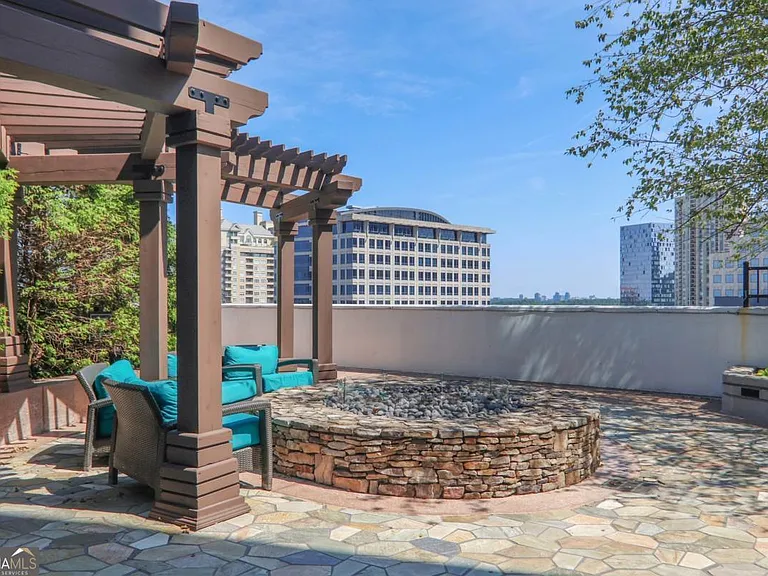 3324 Peachtree Rd NE #915 — Photo 6