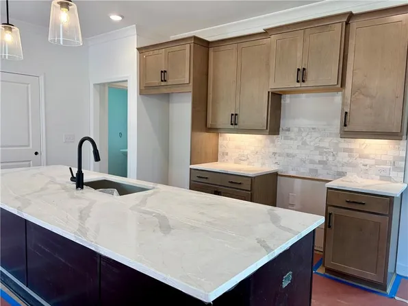348 Marigold Ln, Woodstock, GA 30188