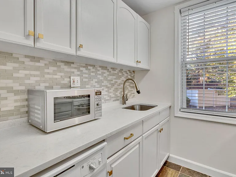 220 N Thomas St #3 — Photo 9