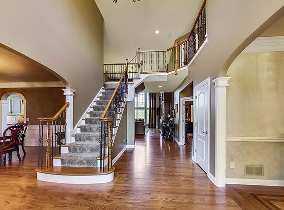 5th image of 164 Cardinal Dr