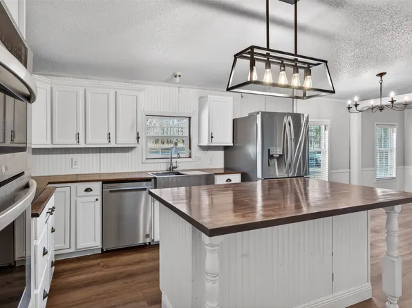 128 Clark Bayou Dr, Doyline, LA 71023