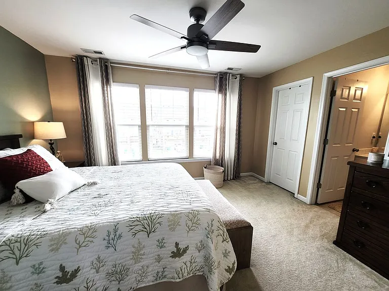 1422 Independence Blvd — Photo 14