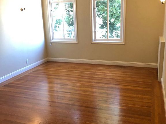 4th image of 3720 Fillmore St #202