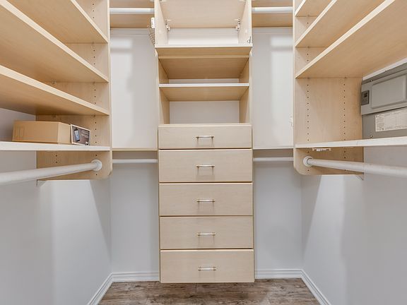 2nd image of 4211 Newton Ave APT 211
