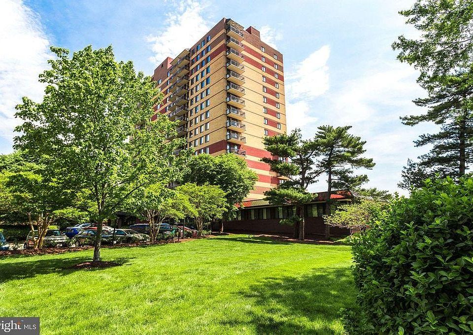 1st image of 801 N Pitt St APT 520