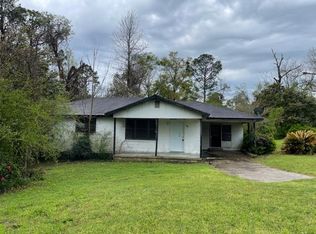 909 Alabama St N, Broxton, GA 31519