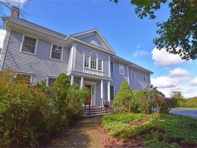 1 Deerfield Drive, South Burlington, VT, 05403