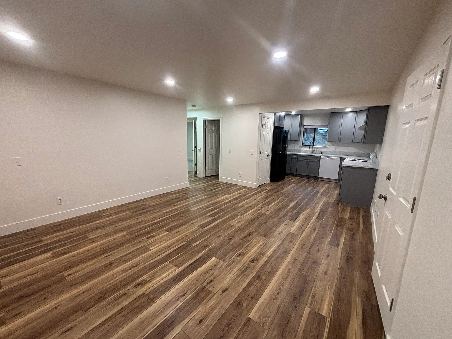 2 bed, 900 sqft, $2,000 — Photo 1