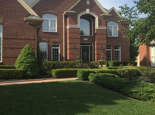 54053 Birchfield Dr W, Shelby Township, MI