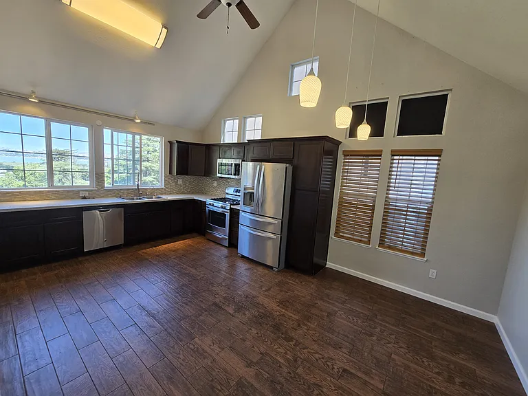 1160 Arlington Way — Photo 10