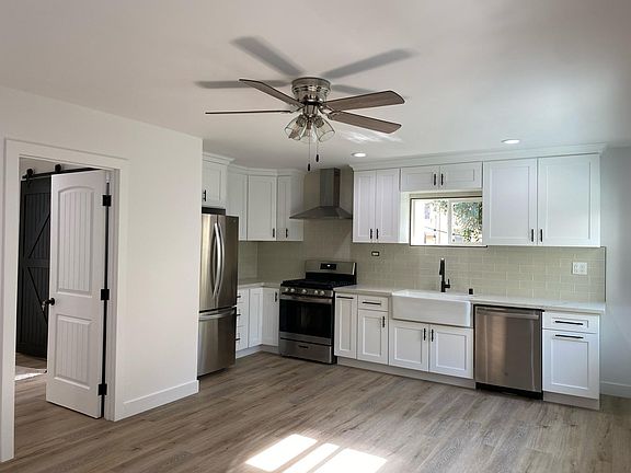 3rd image of 915 7th St