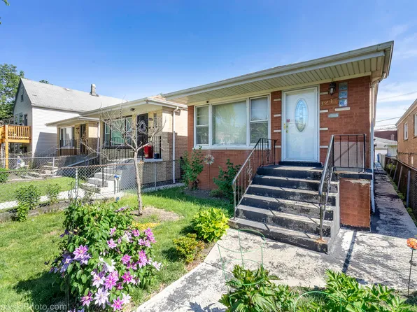3237 W 38th Pl, Chicago, IL 60632