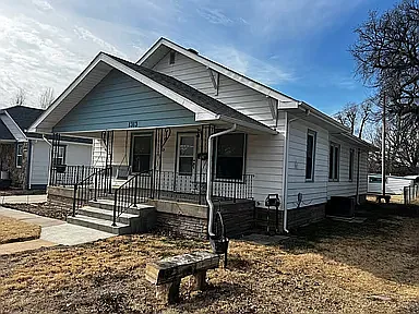 3 bed, 1350 sqft, $1,200 — Photo 1