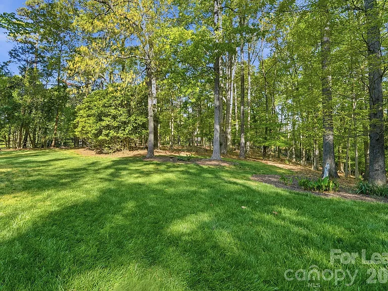 301 Sardis Rd N — Photo 34
