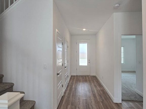 4th image of 2320 S Claremont Ave