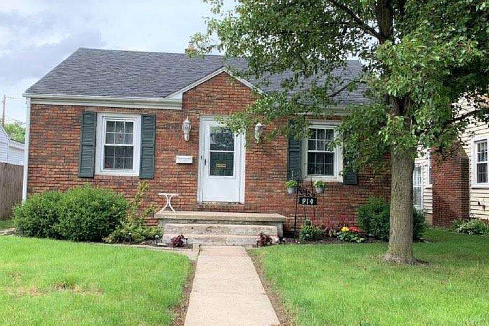1st image of 914 NW A St