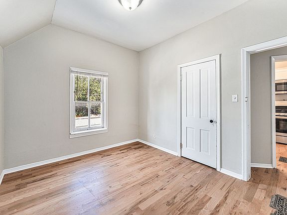 4th image of 521 S Grant St #3