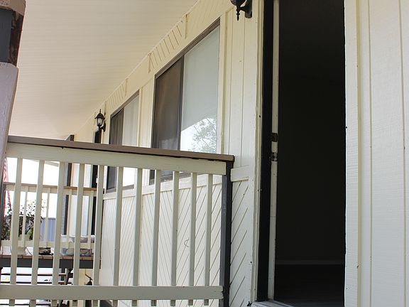 4th image of 8948 Eden Ave #B