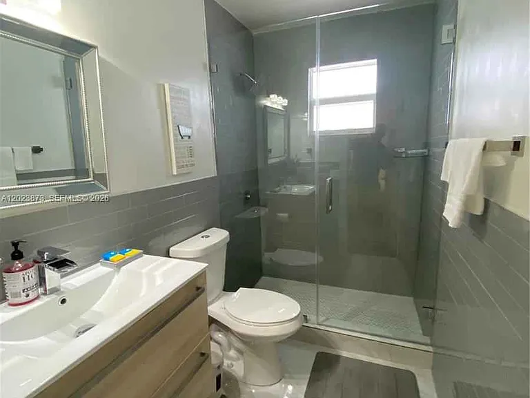 4727 NW 5th Ave — Photo 5