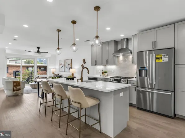1201 N Quinn St #203, Arlington, VA 22209