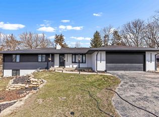 7010 Prairie Hill Rd, South Beloit, IL 61080