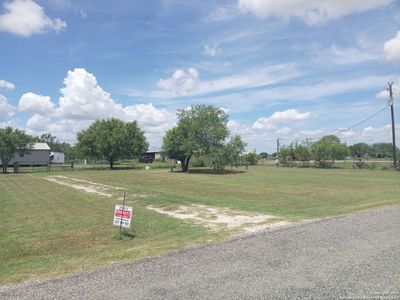 137 County Road 302, George West, TX, 78022