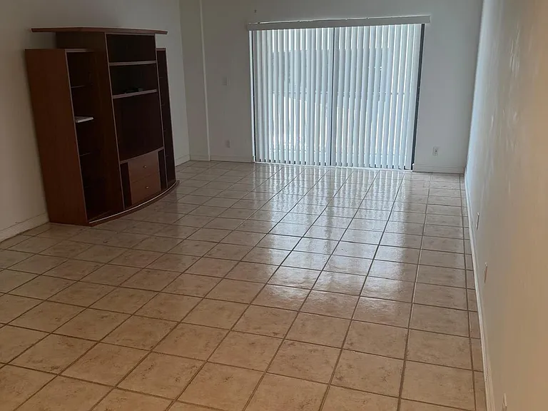 5415 Collins Ave #202A — Photo 10