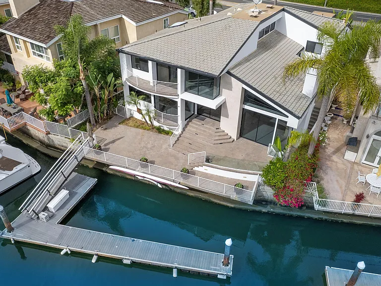 715 Bayside Dr — Photo 45