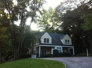 32 Farm St, Dover, MA 02030