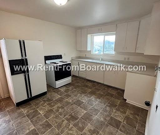 3rd image of 3539 S West Temp #3539