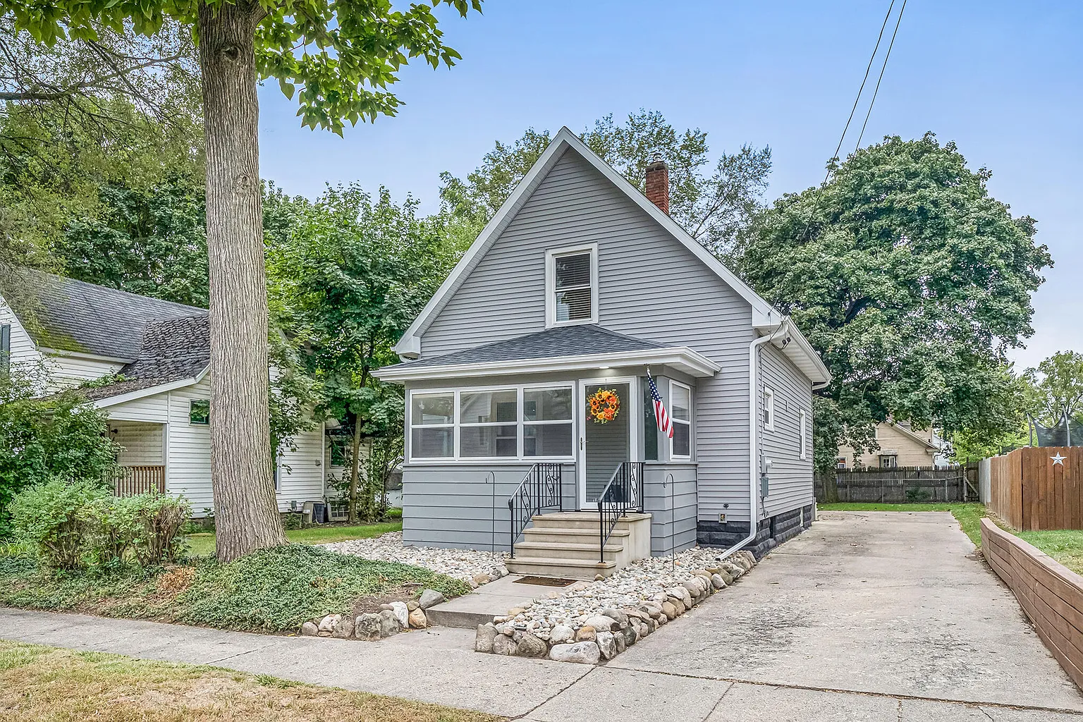 808 Lincoln St photo 1
