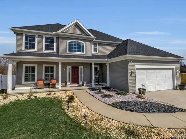 4665 Carlyes Ct, Hamburg, NY 14075