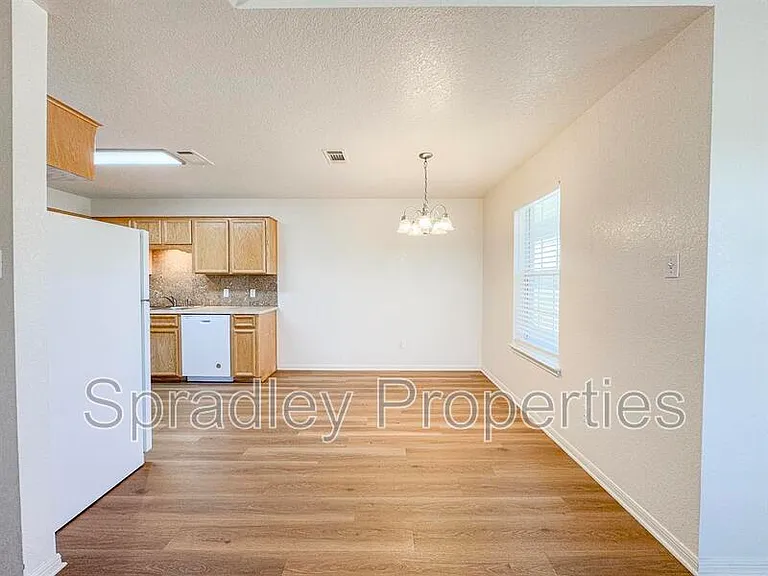 132 Lacey Lou Ln — Photo 4