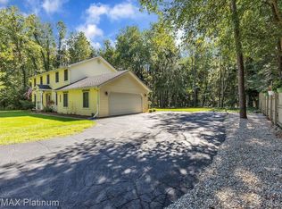 1330 Crestwood Ln, Howell, MI