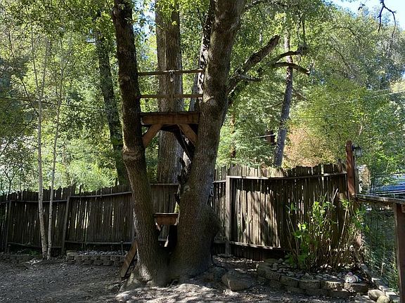 4th image of 180 Keller Dr