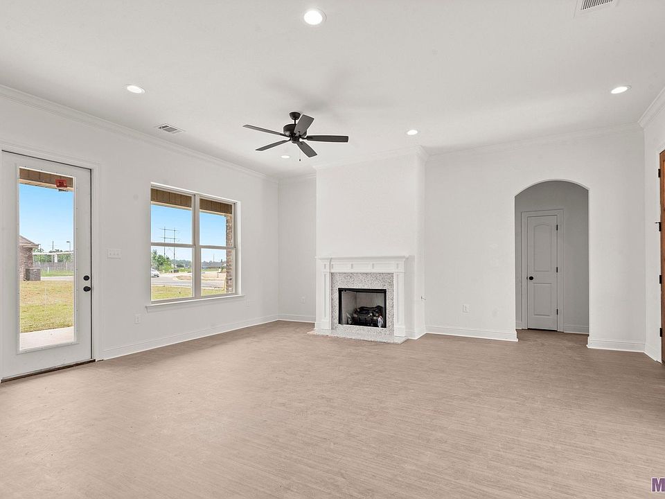 18716 Seabiscuit Ln, Zachary, LA 70791 | Zillow