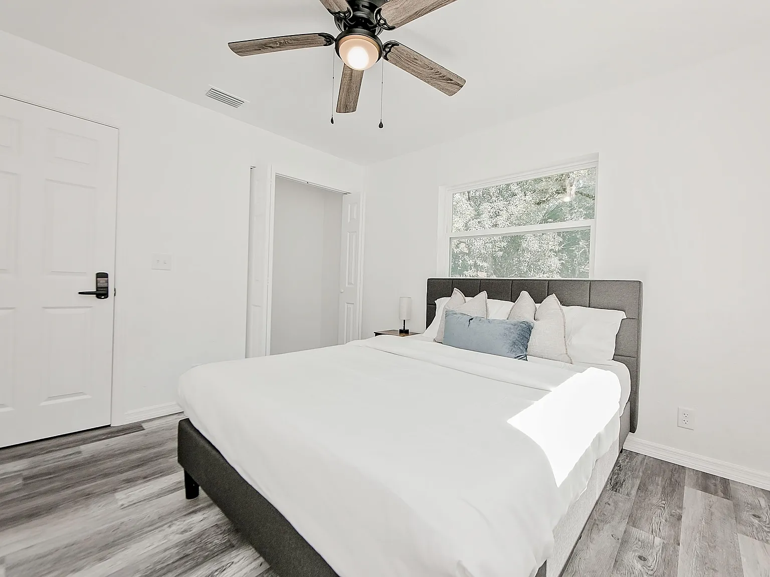 4 bed, 1.0 bath, 1200 sqft, $845 — Photo 3