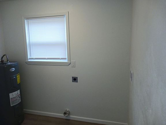 4th image of 901 Grove St #313