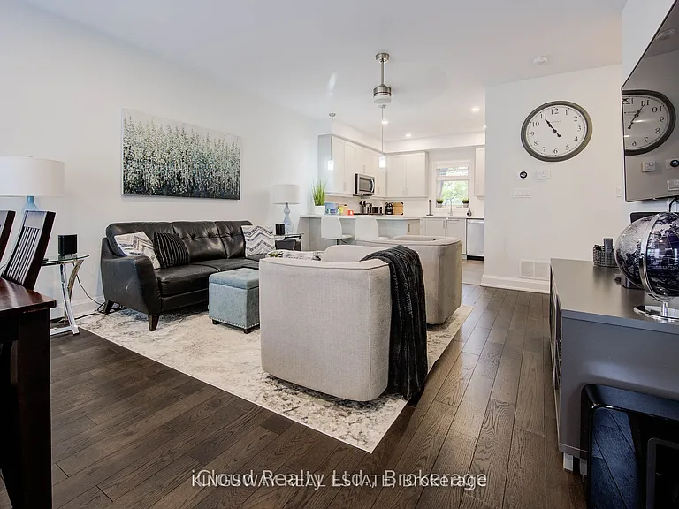 33 Jarvis St — Photo 16