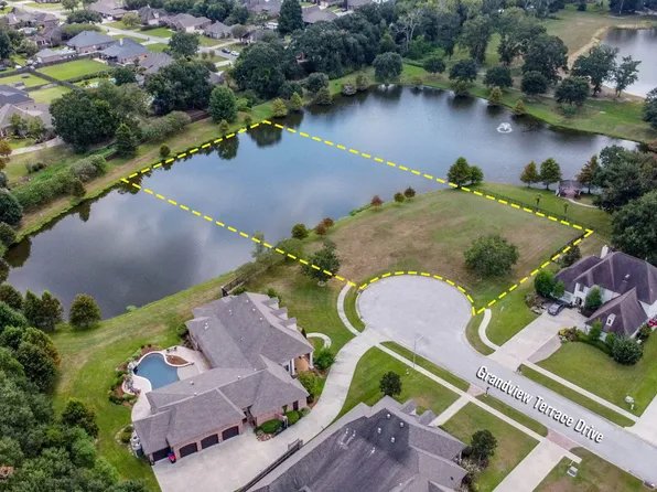 206 Grandview Terrace Dr, Youngsville, LA 70592
