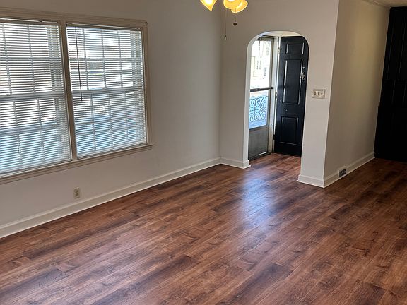 3rd image of 419 Bank St #419