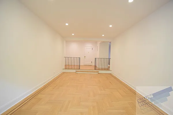 Sold by Rolling Stone Realty LLC | media 22